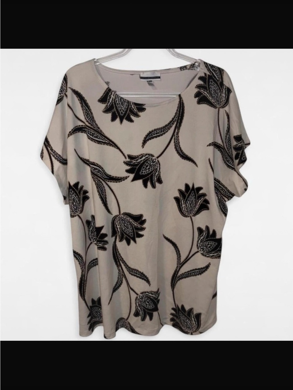 Jules & Leopold Taupe and Black Floral Dolman Sleeve Top